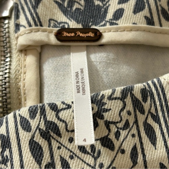 Free People Floral Mini Skirt Size 4 Gray Cream - Picture 3 of 8